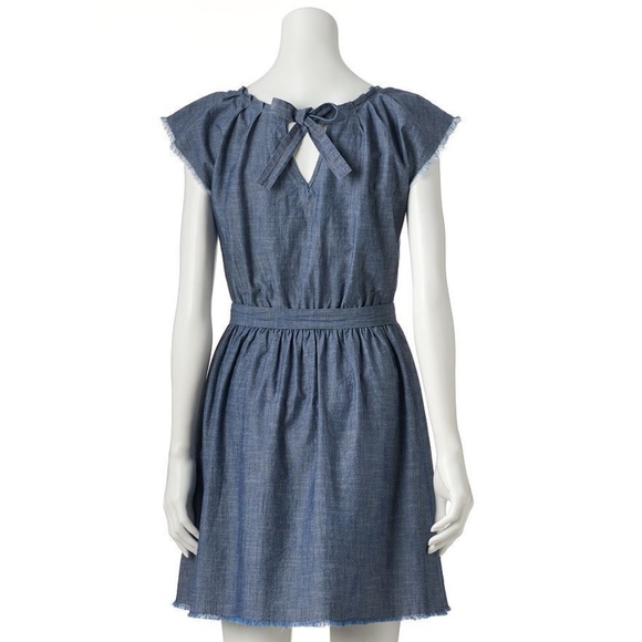 LC Lauren Conrad Chambray Blue Pleated Dress L NWT - Picture 2 of 4
